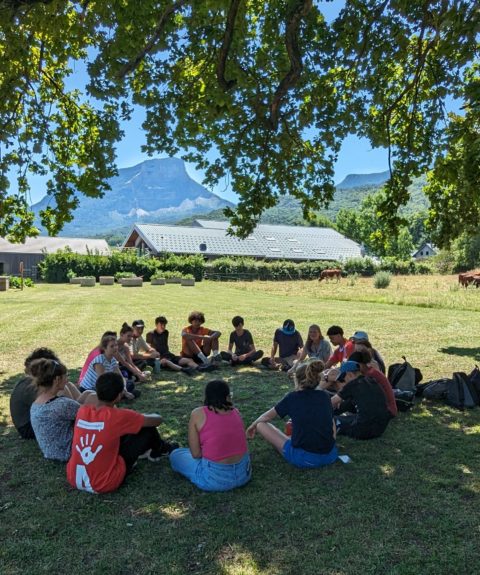 Développer l’école du dehors pour reconnecter les enfants à la nature