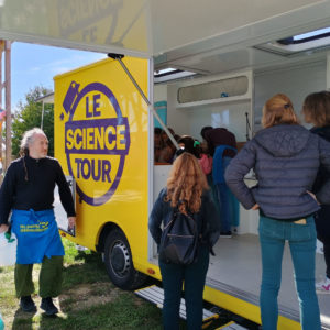 Animer un camion-laboratoire en zones rurales pour sensibiliser aux enjeux climatiques